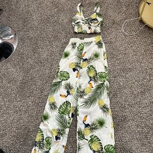 Fashion nova 2 piece tropical vacation set